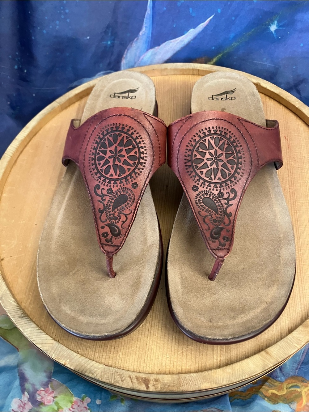 EUC Dansko Wine Priya Leather Thong Sandal Size EU 40/ US 9.5-10